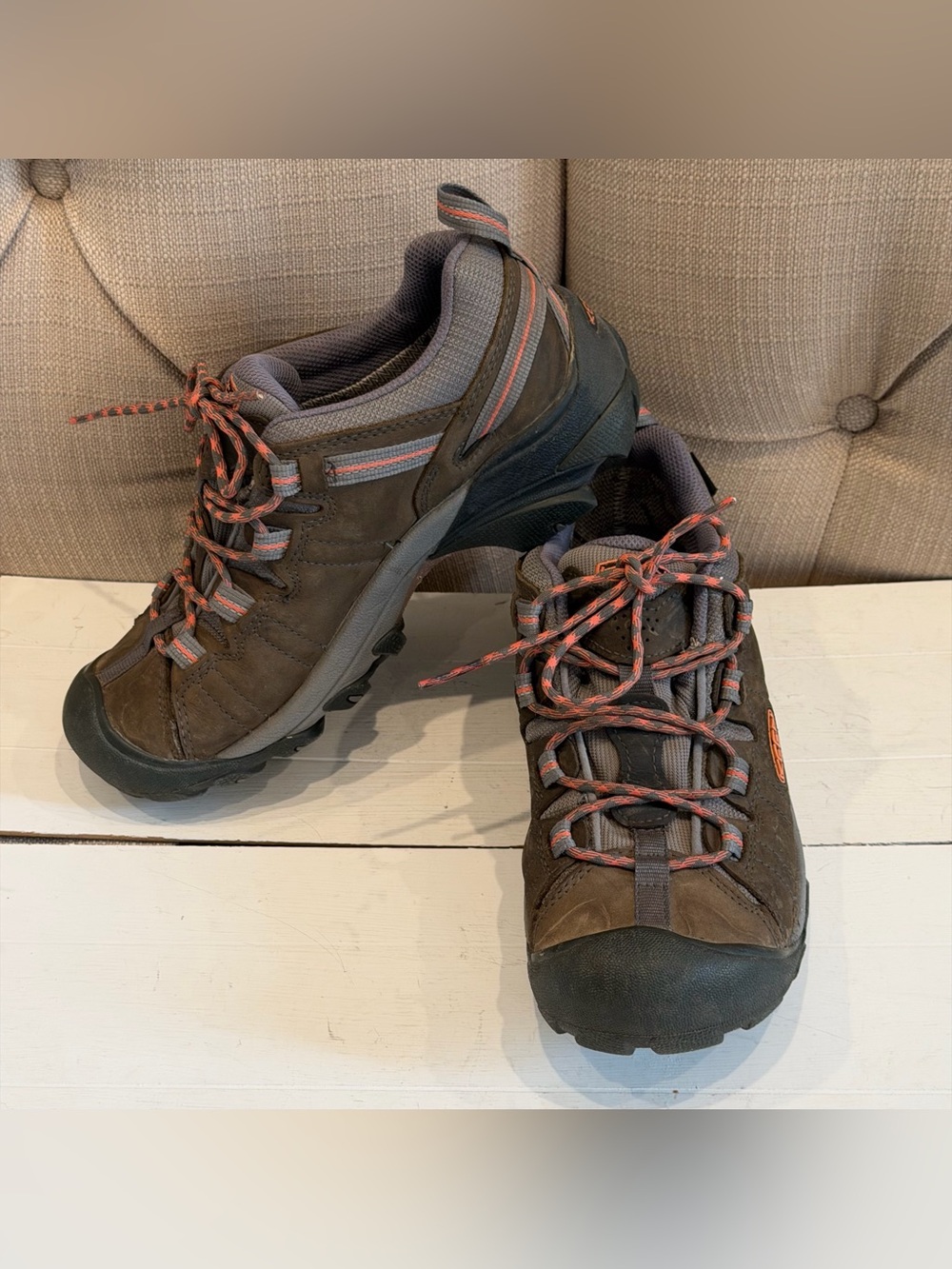 KEEN Women's Targhee II Waterproof Hiking Shoe in a brown and coral. Size 9